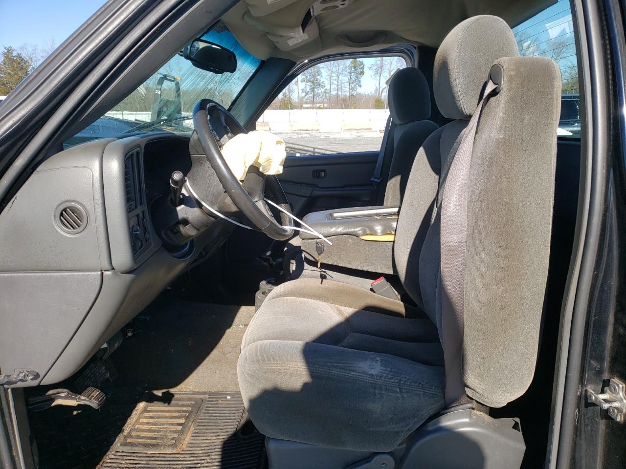 Photo 5 from auction – 2004 CHEVROLET SILVERADO with VIN 1GCEC14T24Z258772