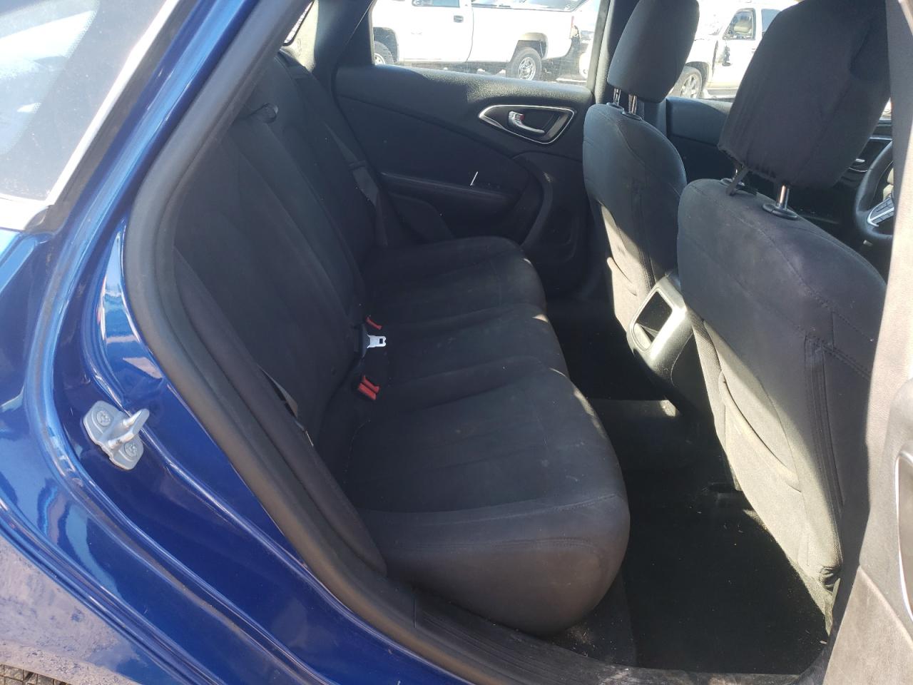 Photo 6 from auction – 2015 CHRYSLER 200 LIMITE with VIN 1C3CCCAB0FN632485