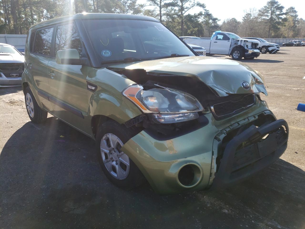 KIA SOUL 2013 with VIN KNDJT2A59D7482854 - Photo from auction