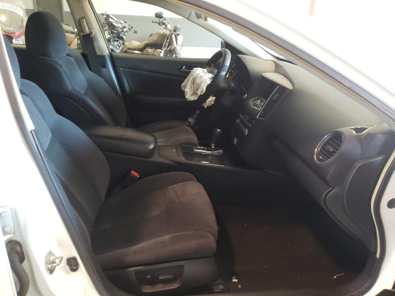 Photo 5 from auction – 2014 NISSAN MAXIMA S with VIN 1N4AA5AP1EC470883