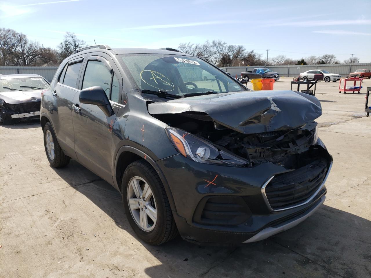CHEVROLET TRAX 1LT 2018 with VIN KL7CJLSB8JB577789 - Photo from auction