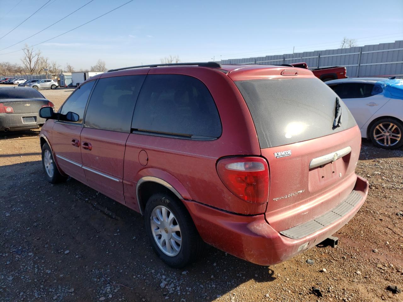 Photo 3 from auction – 2002 CHRYSLER TOWN & COU with VIN 2C8GP54LX2R590839
