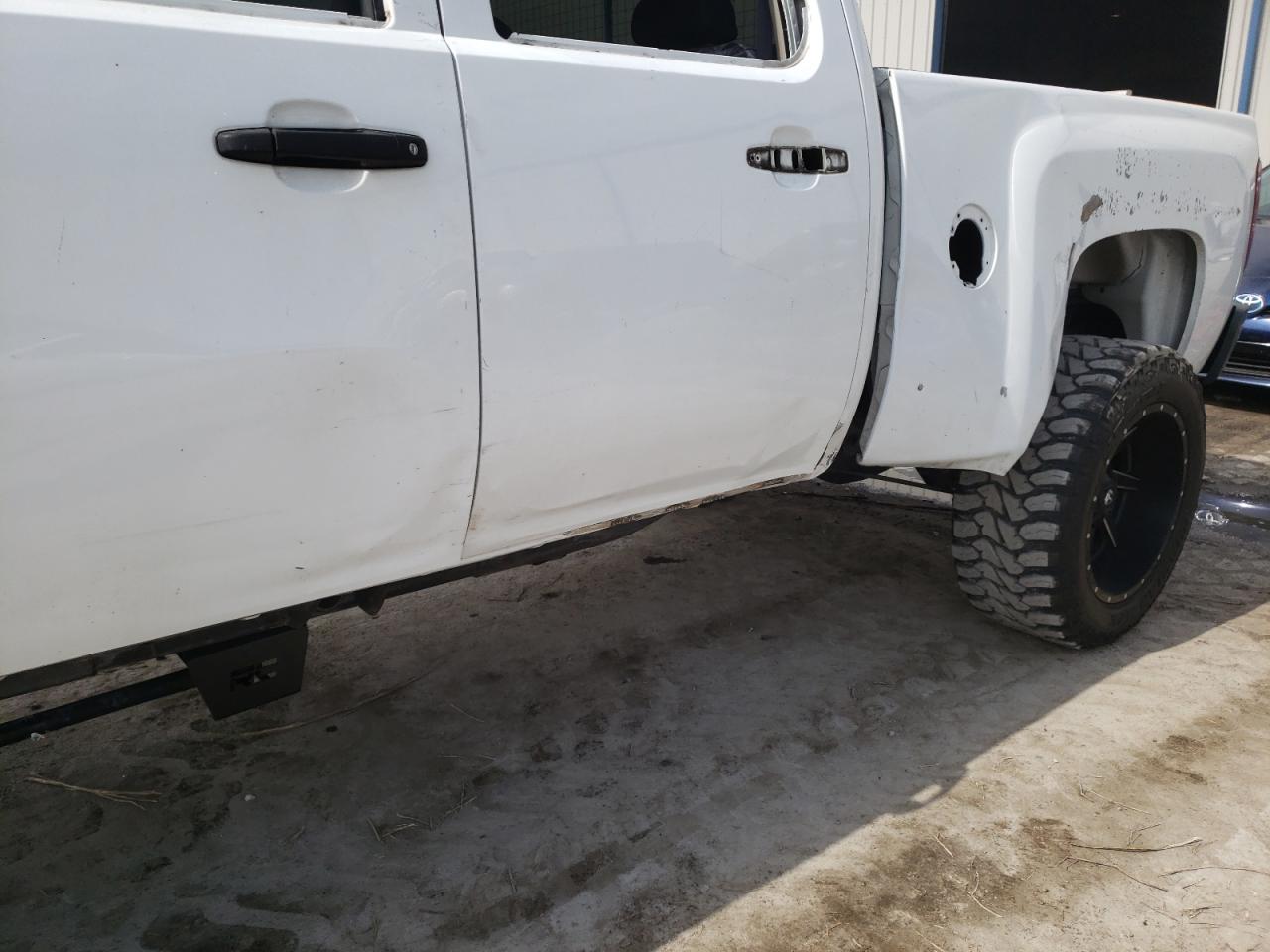 Photo 9 from auction – 2014 CHEVROLET SILVERADO with VIN 1GC1KXE81EF188554