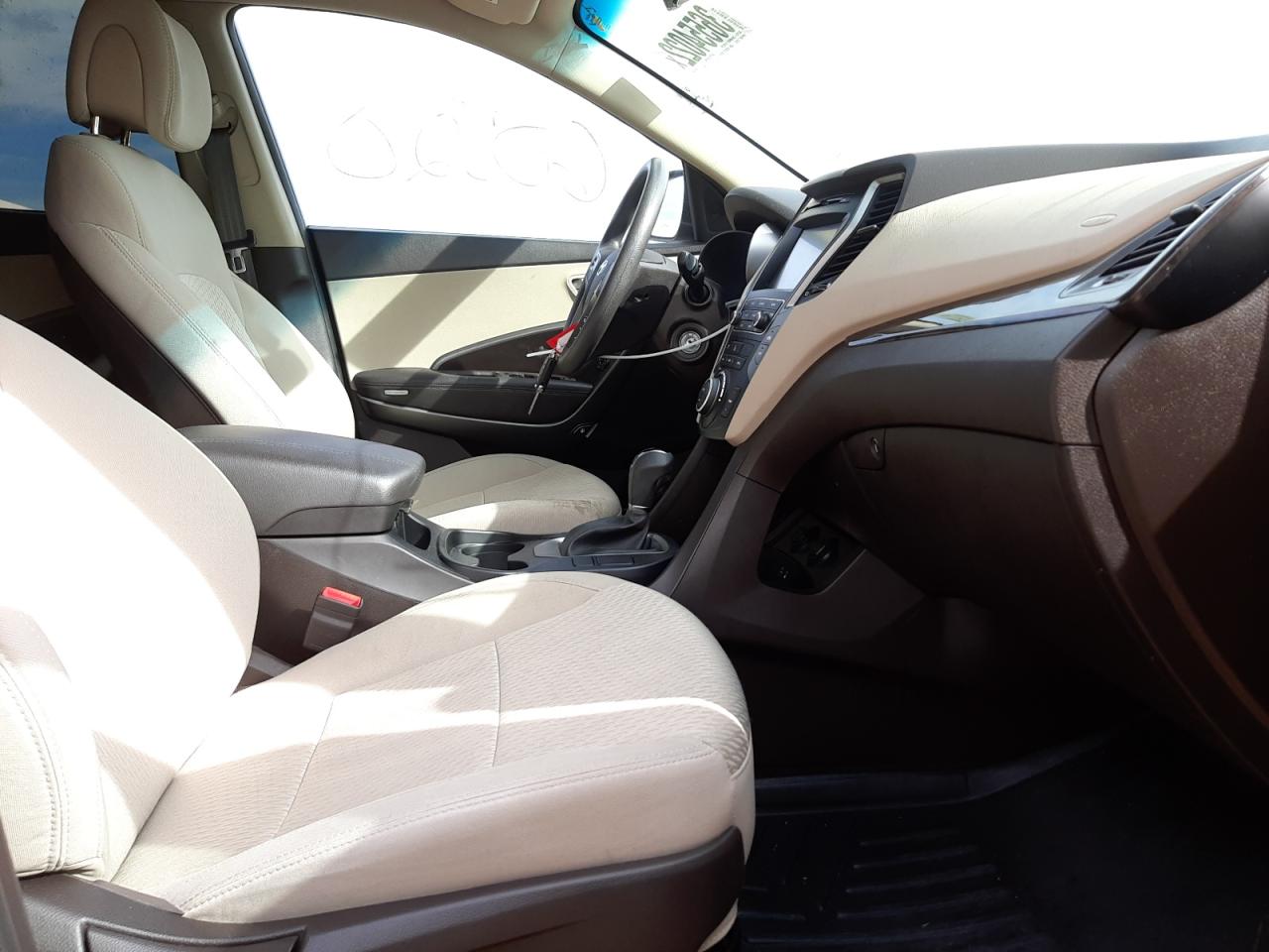 Photo 5 from auction – 2017 HYUNDAI SANTA FE S with VIN 5NMZU3LB3HH017641