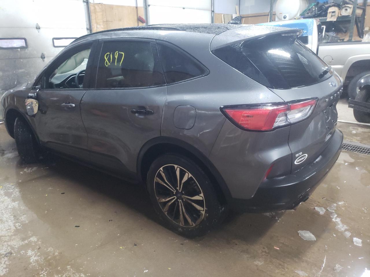 Photo 3 from auction – 2021 FORD ESCAPE SE with VIN 1FMCU9G65MUB29913