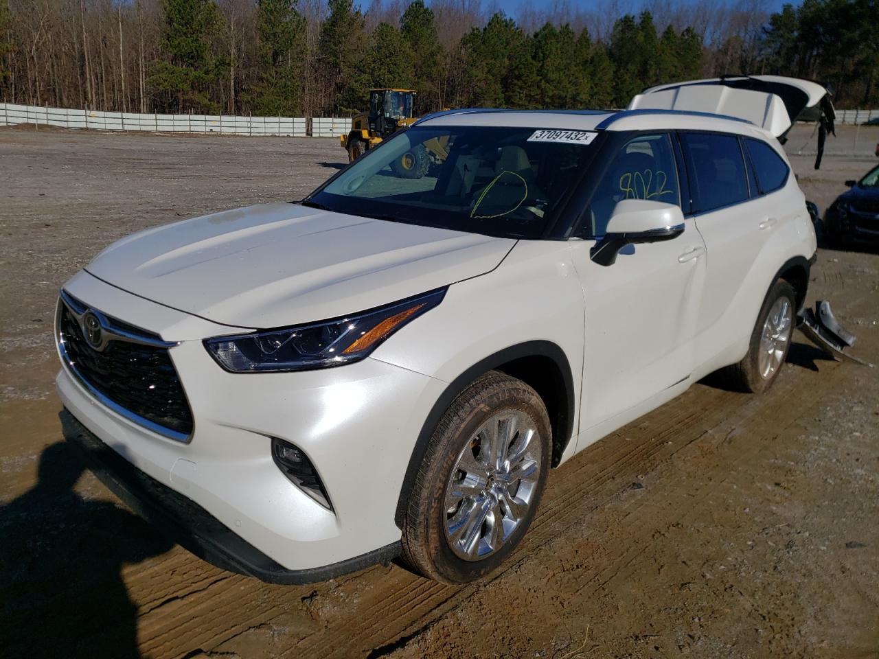 Photo 2 from auction – 2021 TOYOTA HIGHLANDER with VIN 5TDYZRAH6MS069070
