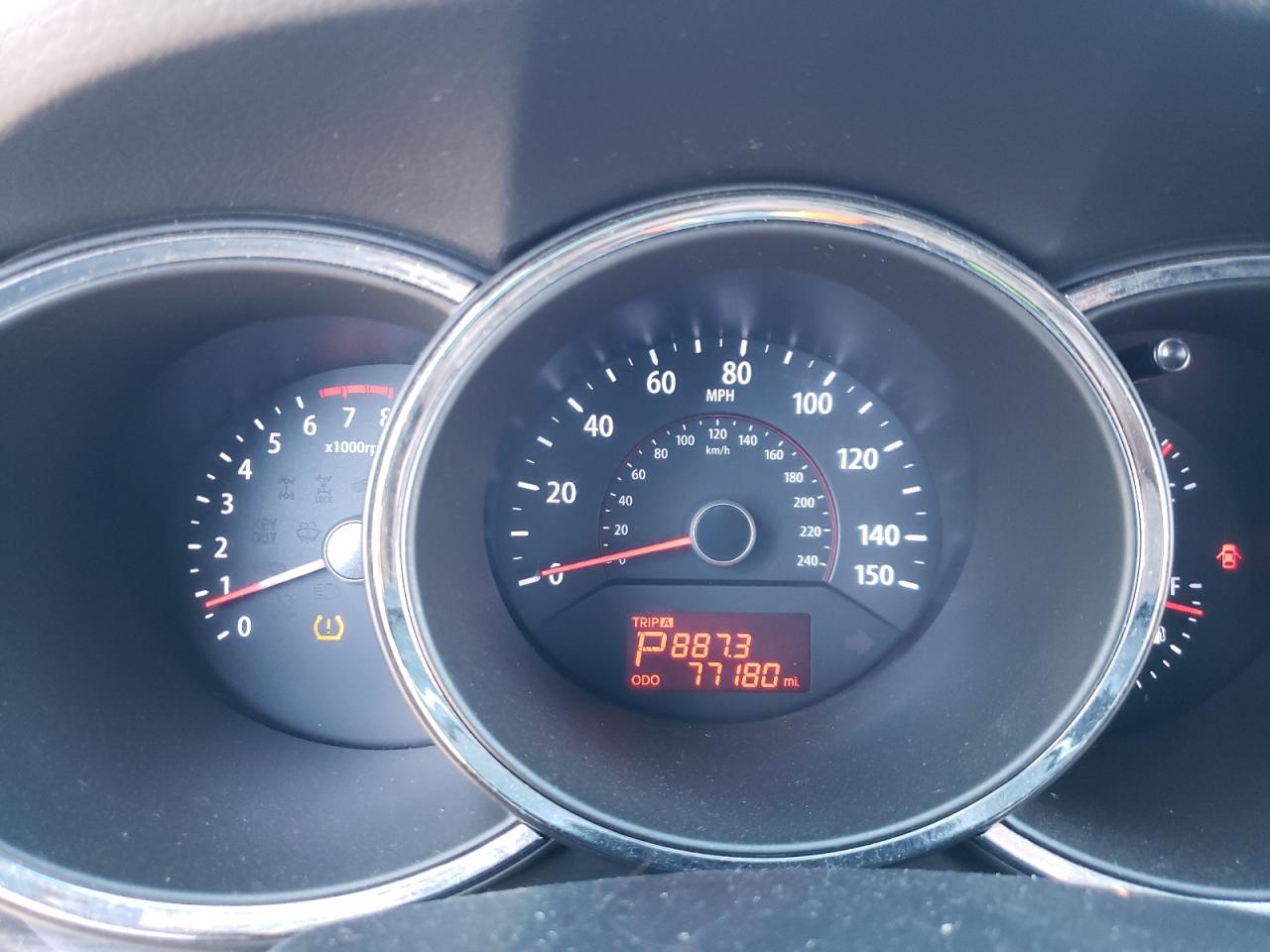 Photo 8 from auction – 2012 KIA SORENTO EX with VIN 5XYKU3A61CG233918