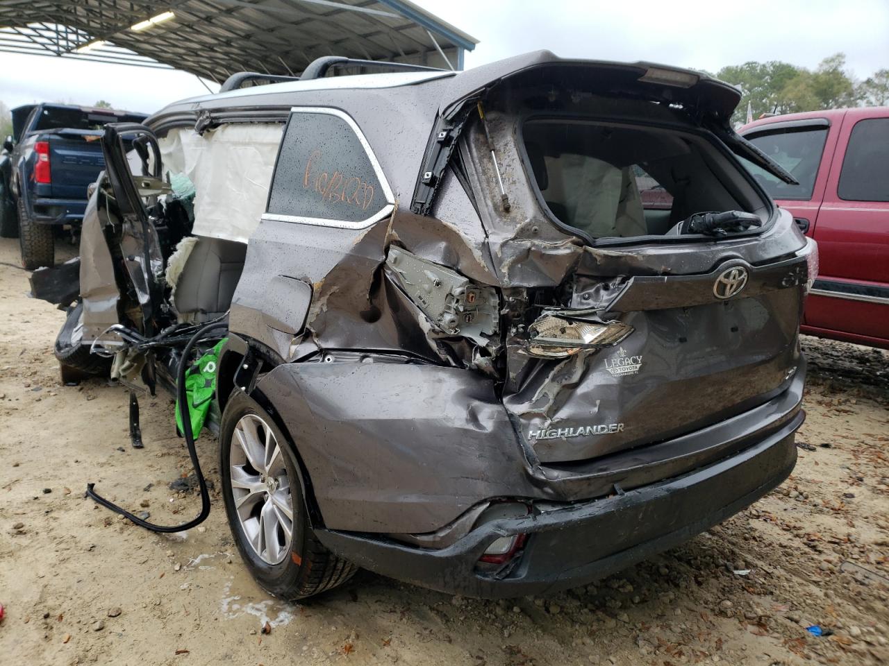 Photo 3 from auction – 2015 TOYOTA HIGHLANDER with VIN 5TDKKRFHXFS110046