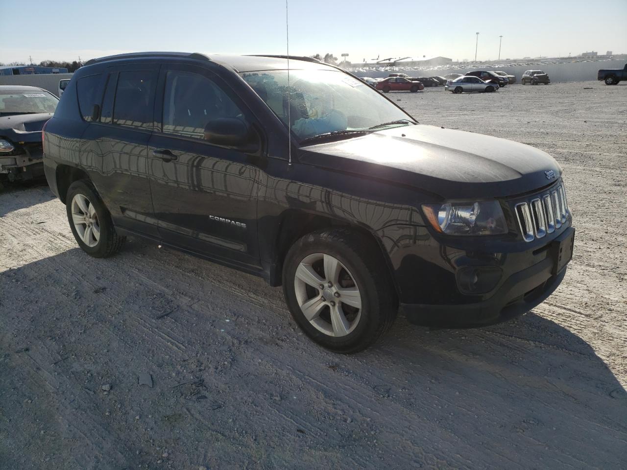 JEEP COMPASS SP 2016 with VIN 1C4NJDBB4GD549633 - Photo from auction
