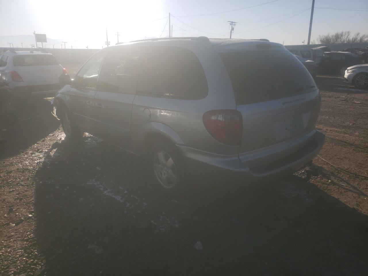 Photo 3 from auction – 2005 DODGE GRAND CARA with VIN 2D4GP44L55R414915