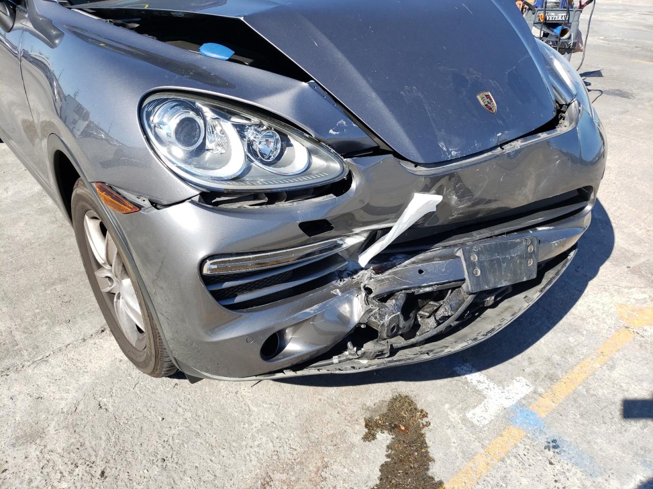 Photo 9 from auction – 2011 PORSCHE CAYENNE with VIN WP1AA2A21BLA00179