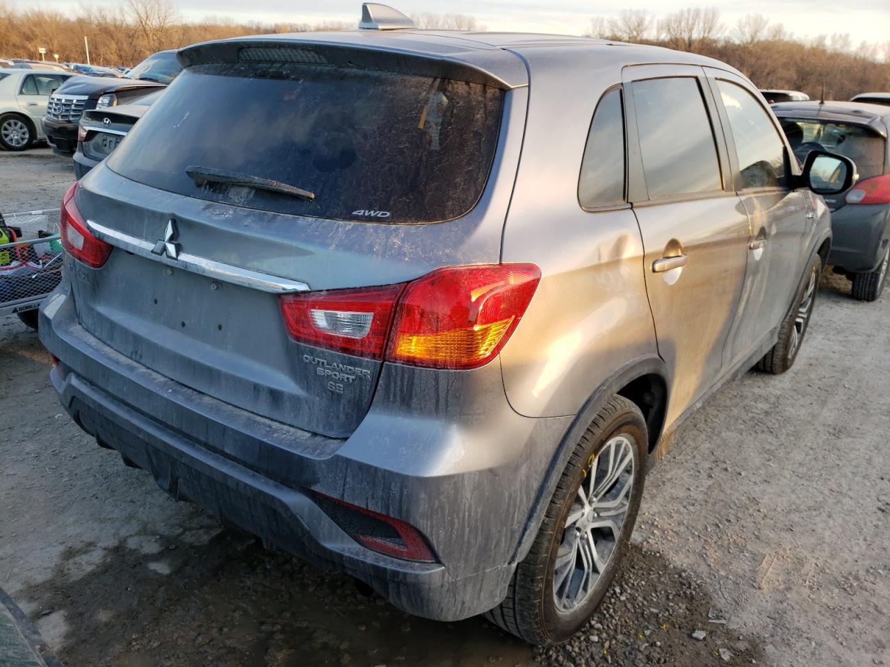 Photo 4 from auction – 2018 MITSUBISHI OUTLANDER with VIN JA4AR3AW6JZ033381