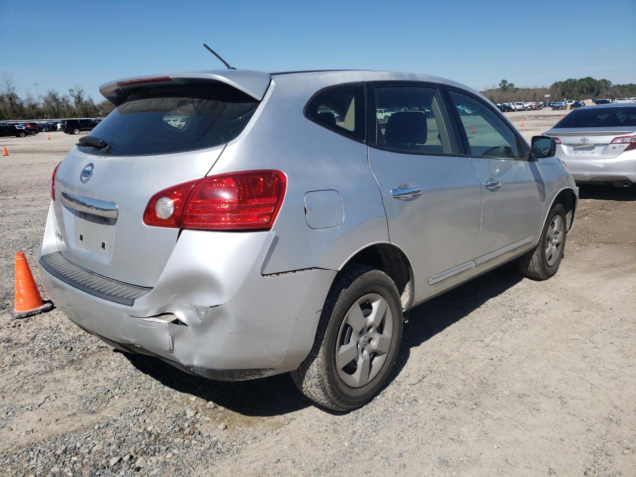 Photo 4 from auction – 2011 NISSAN ROGUE S with VIN JN8AS5MT1BW158349