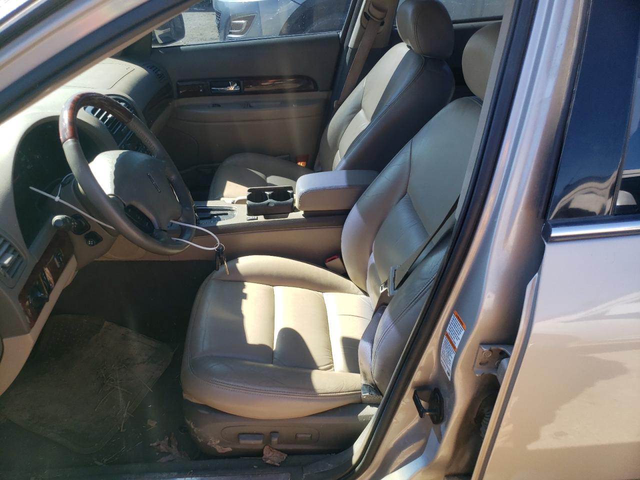 Photo 5 from auction – 2000 LINCOLN LS with VIN 1LNHM87A2YY757236