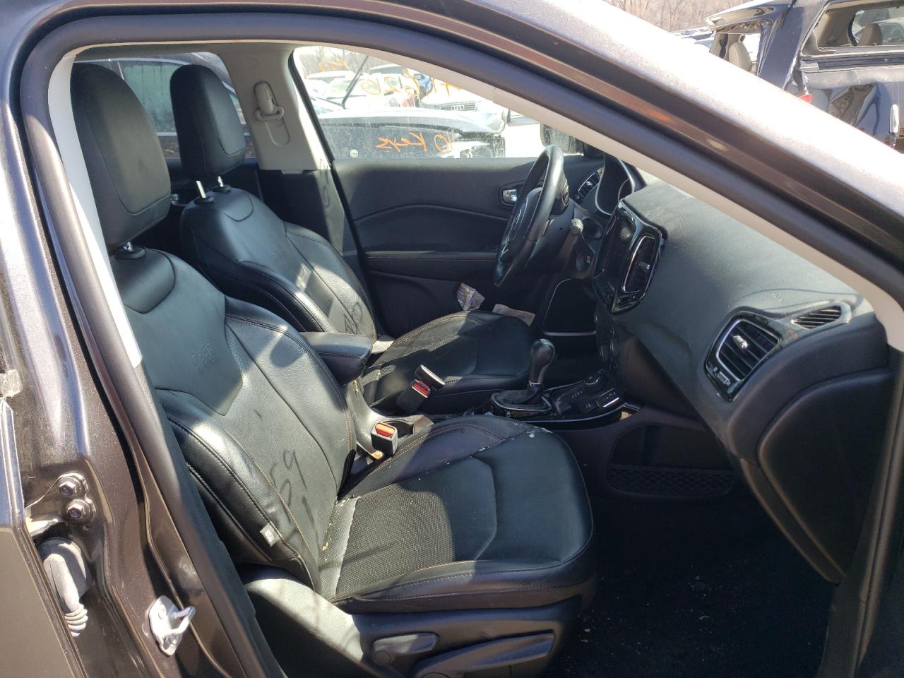 Foto 5 de la subasta – 2019 JEEP COMPASS LI con VIN 3C4NJDCB8KT811459