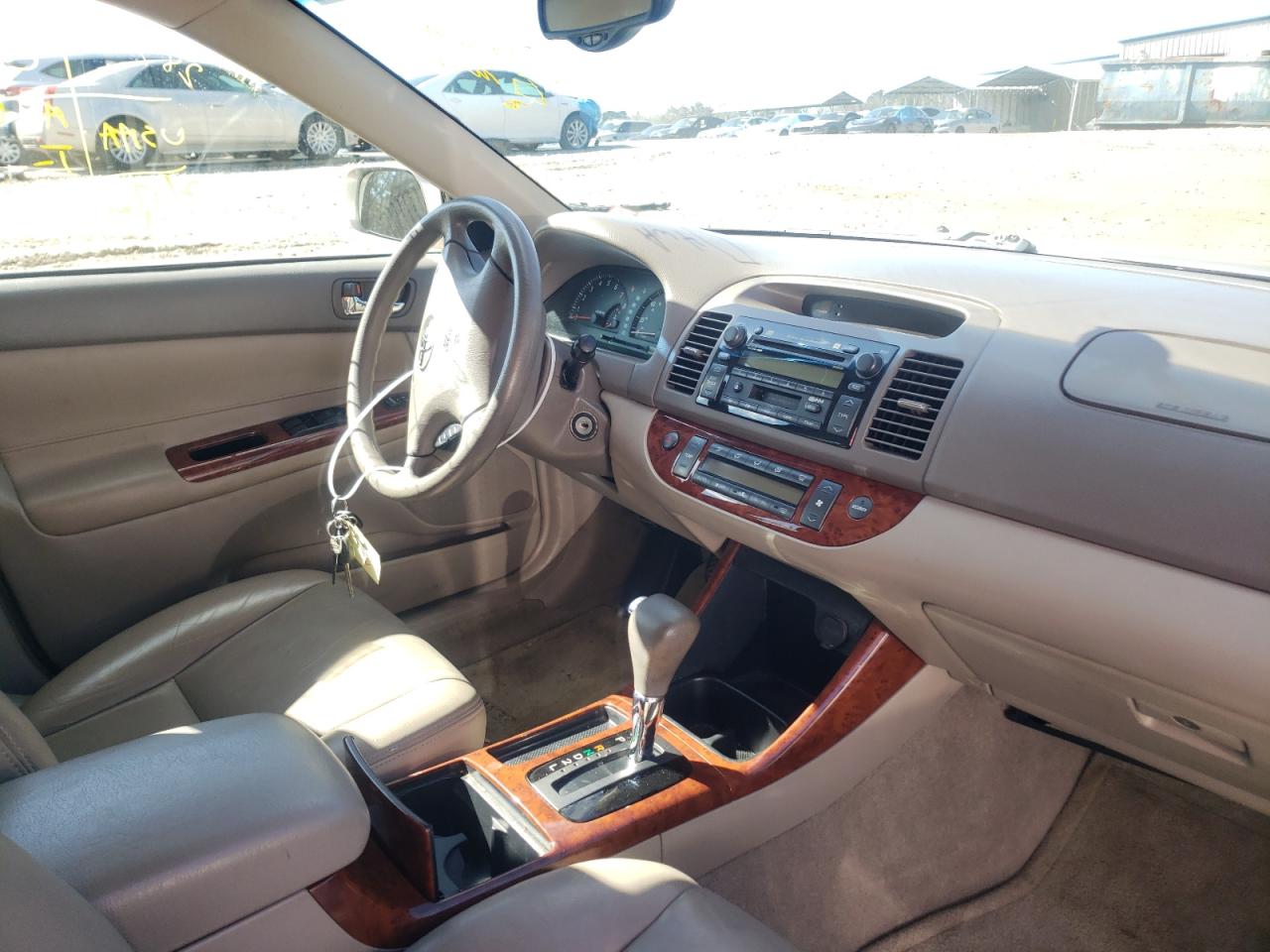 Photo 9 from auction – 2003 TOYOTA CAMRY LE with VIN 4T1BE32K43U258184