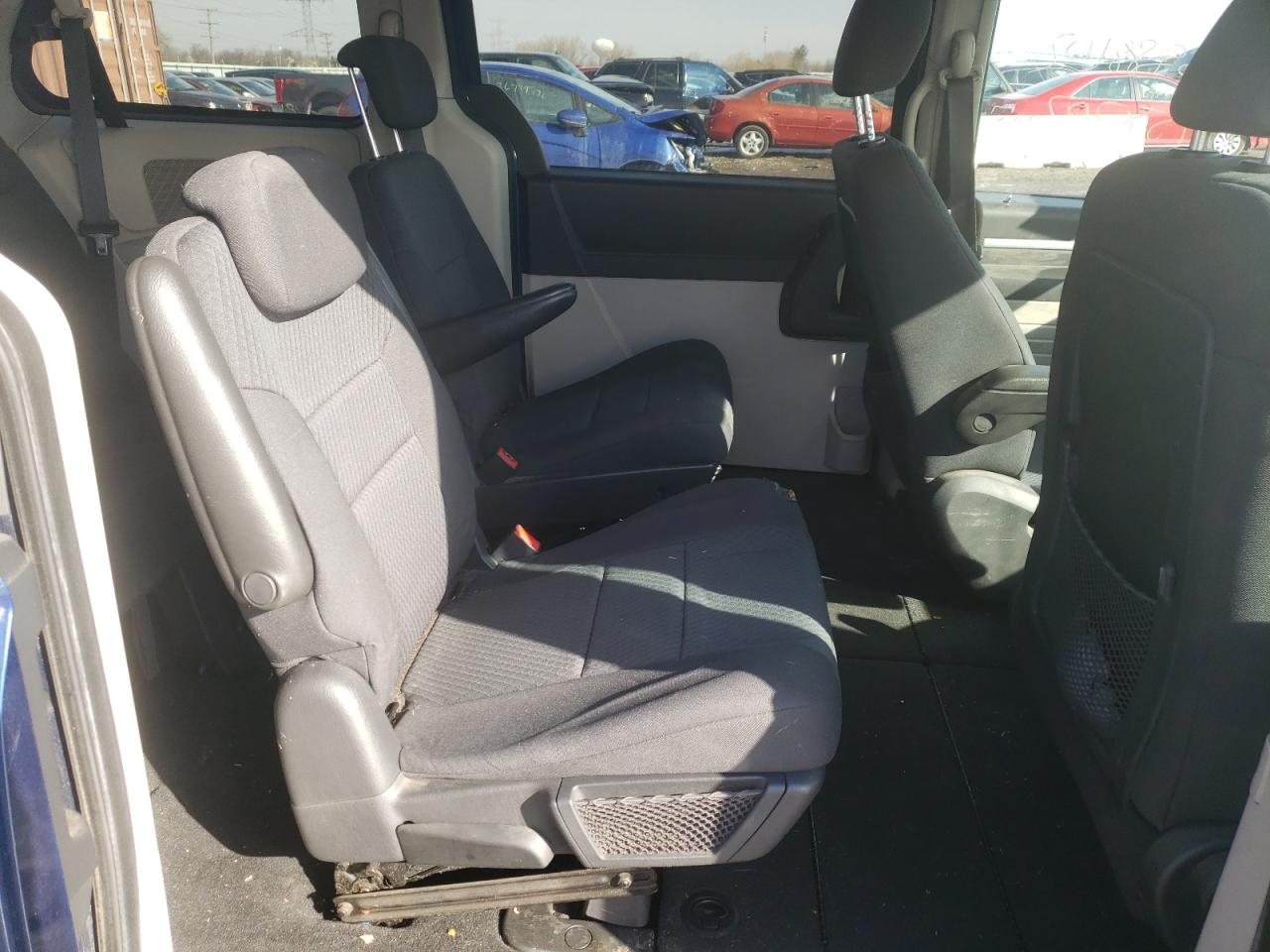 Photo 6 from auction – 2010 DODGE GRAND CARA with VIN 2D4RN4DE1AR144348