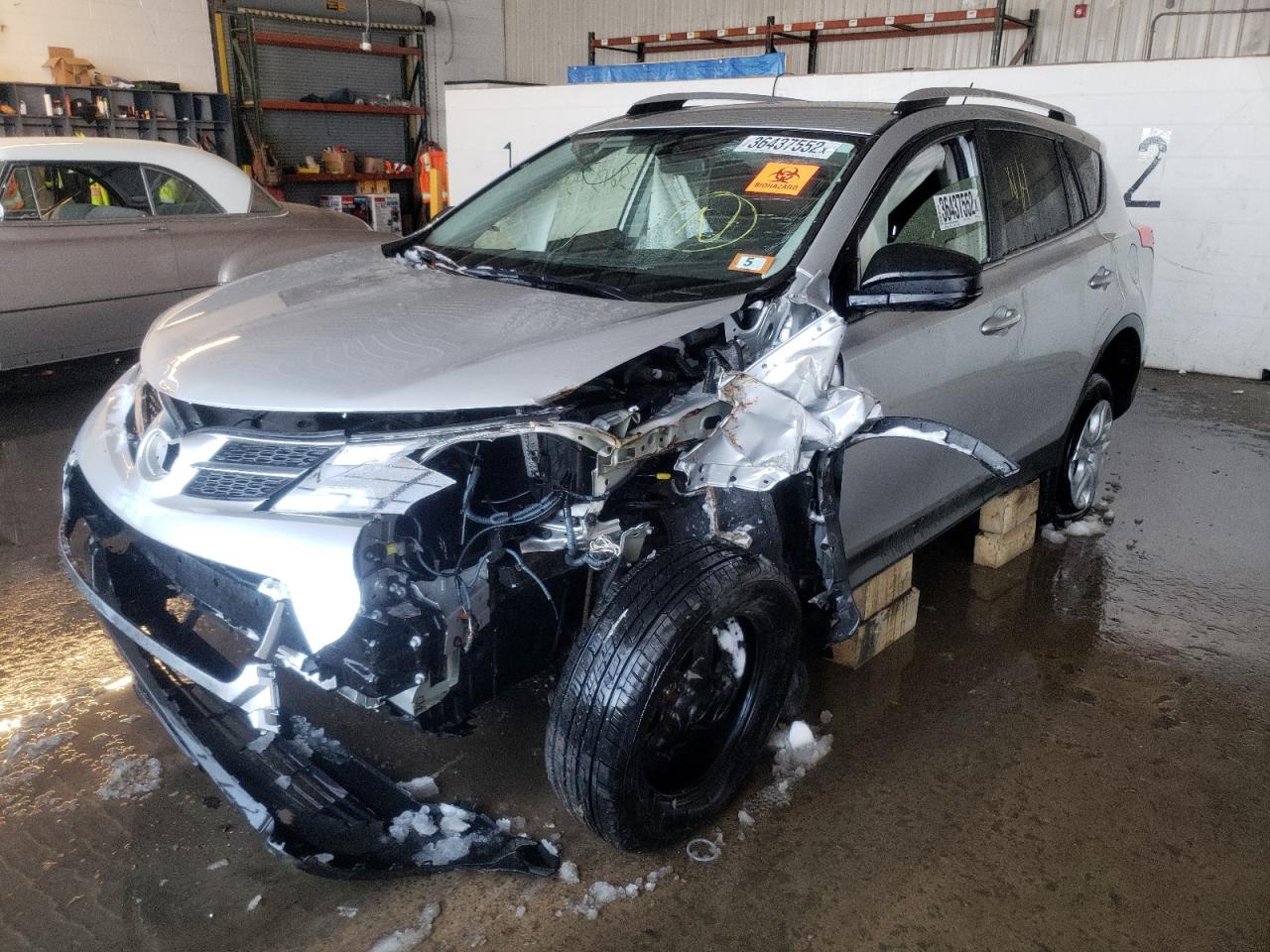 Photo 2 from auction – 2015 TOYOTA RAV4 LE with VIN JTMBFREVXFD130305