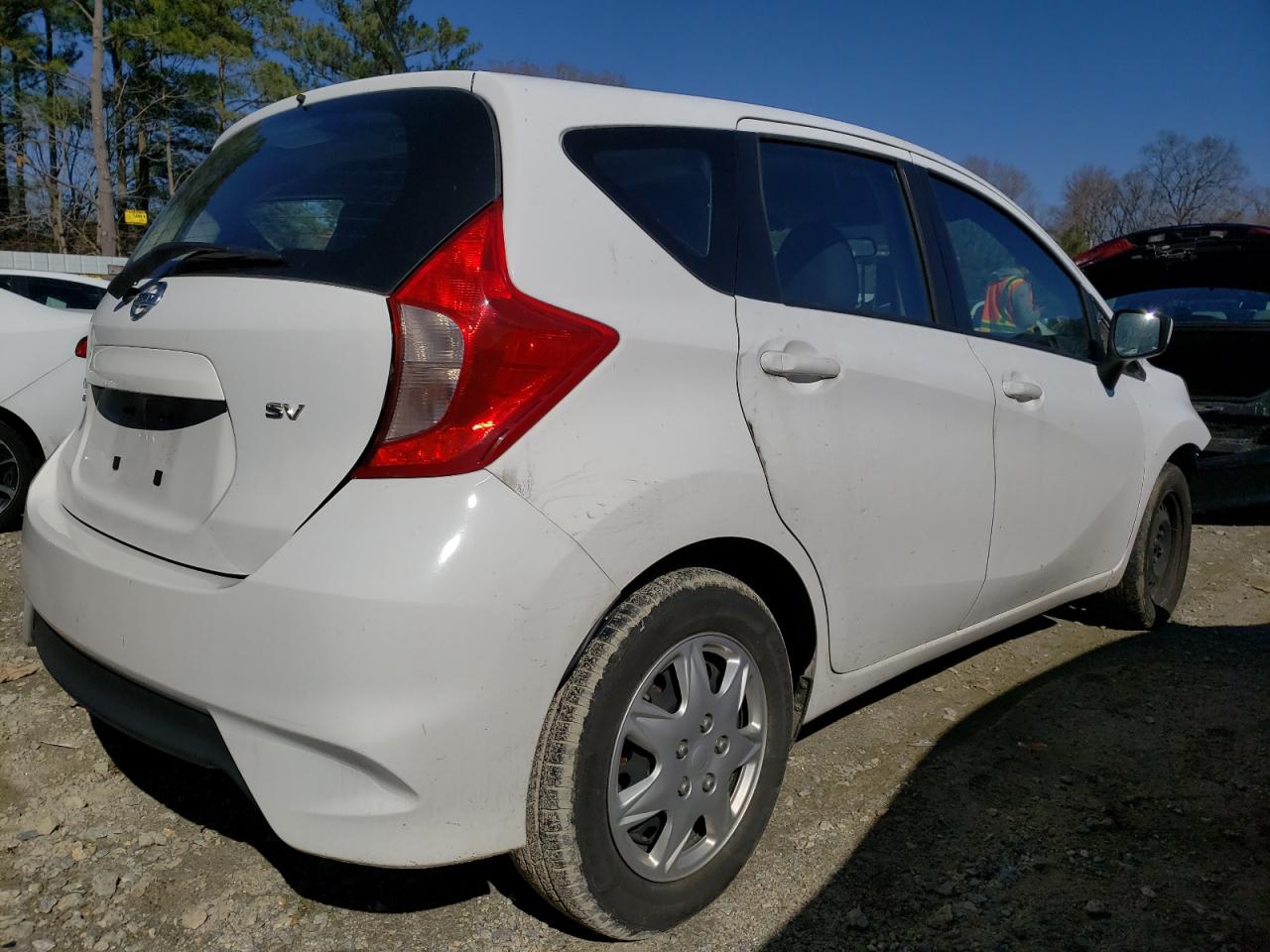 Photo 4 from auction – 2017 NISSAN VERSA NOTE with VIN 3N1CE2CP1HL377490