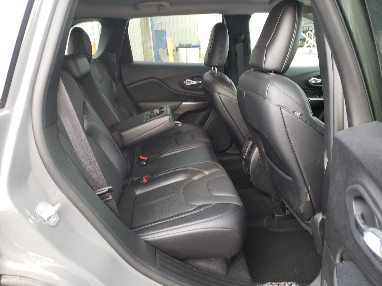 Photo 6 from auction – 2019 JEEP CHEROKEE L with VIN 1C4PJMDX0KD472222