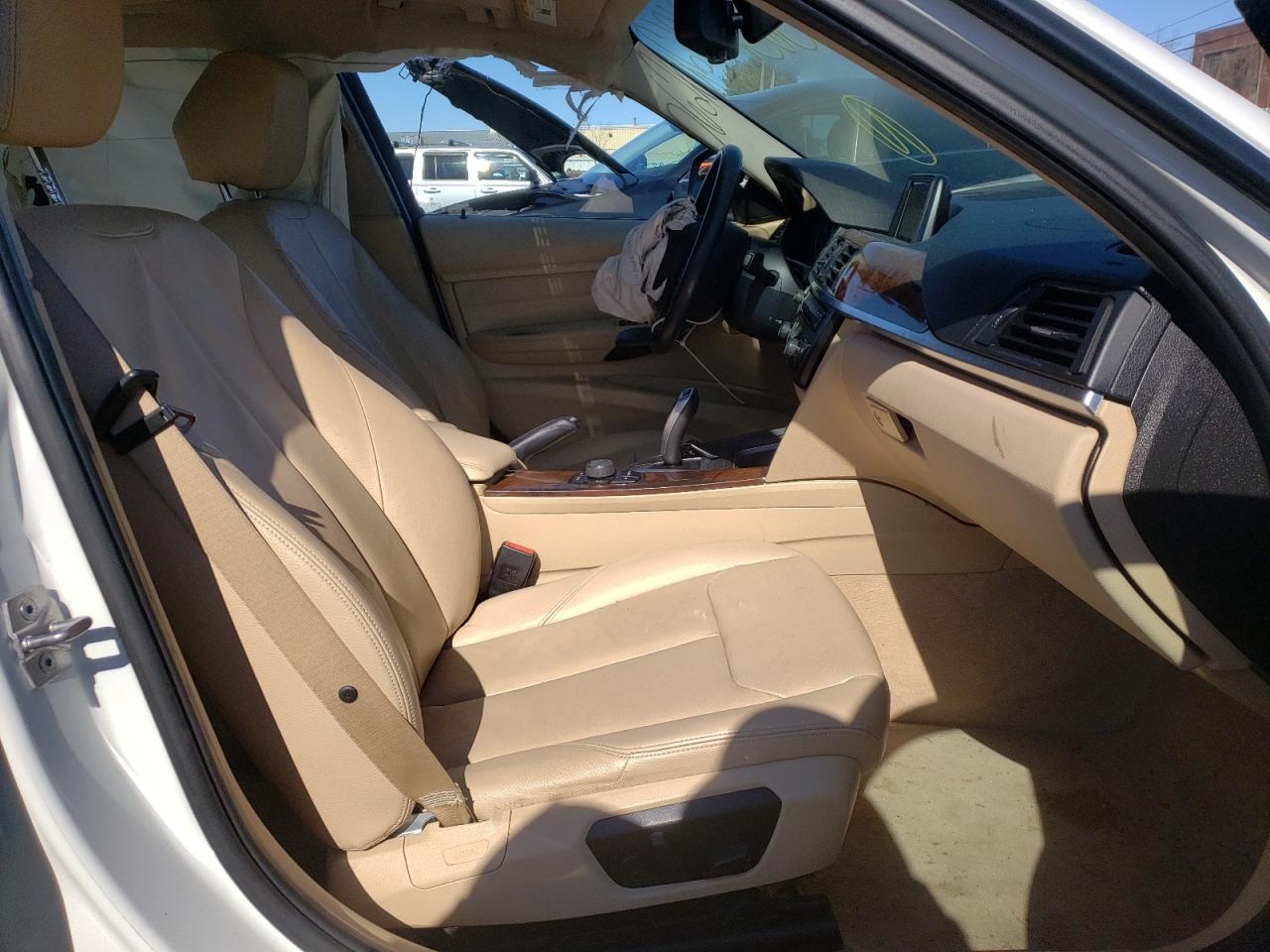 Photo 5 from auction – 2013 BMW 3 SERIES with VIN WBA3B5C57DF592167