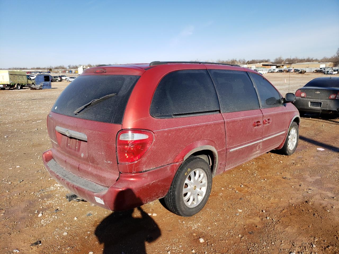 Photo 4 from auction – 2002 CHRYSLER TOWN & COU with VIN 2C8GP54LX2R590839