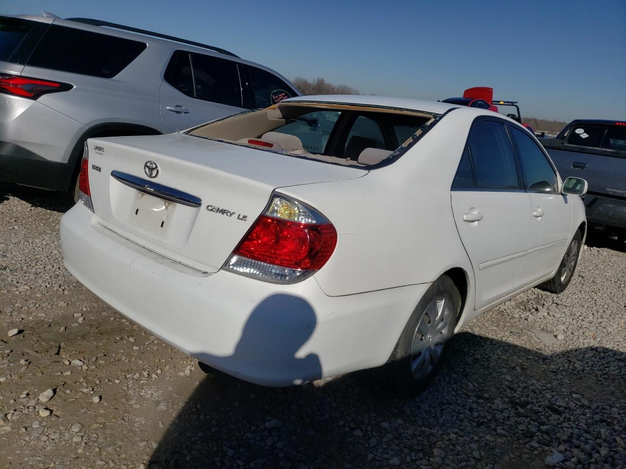 Photo 4 from auction – 2005 TOYOTA CAMRY LE with VIN 4T1BE32K75U398569