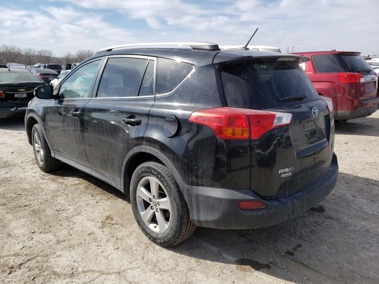 Photo 3 from auction – 2015 TOYOTA RAV4 XLE with VIN 2T3RFREV3FW266681