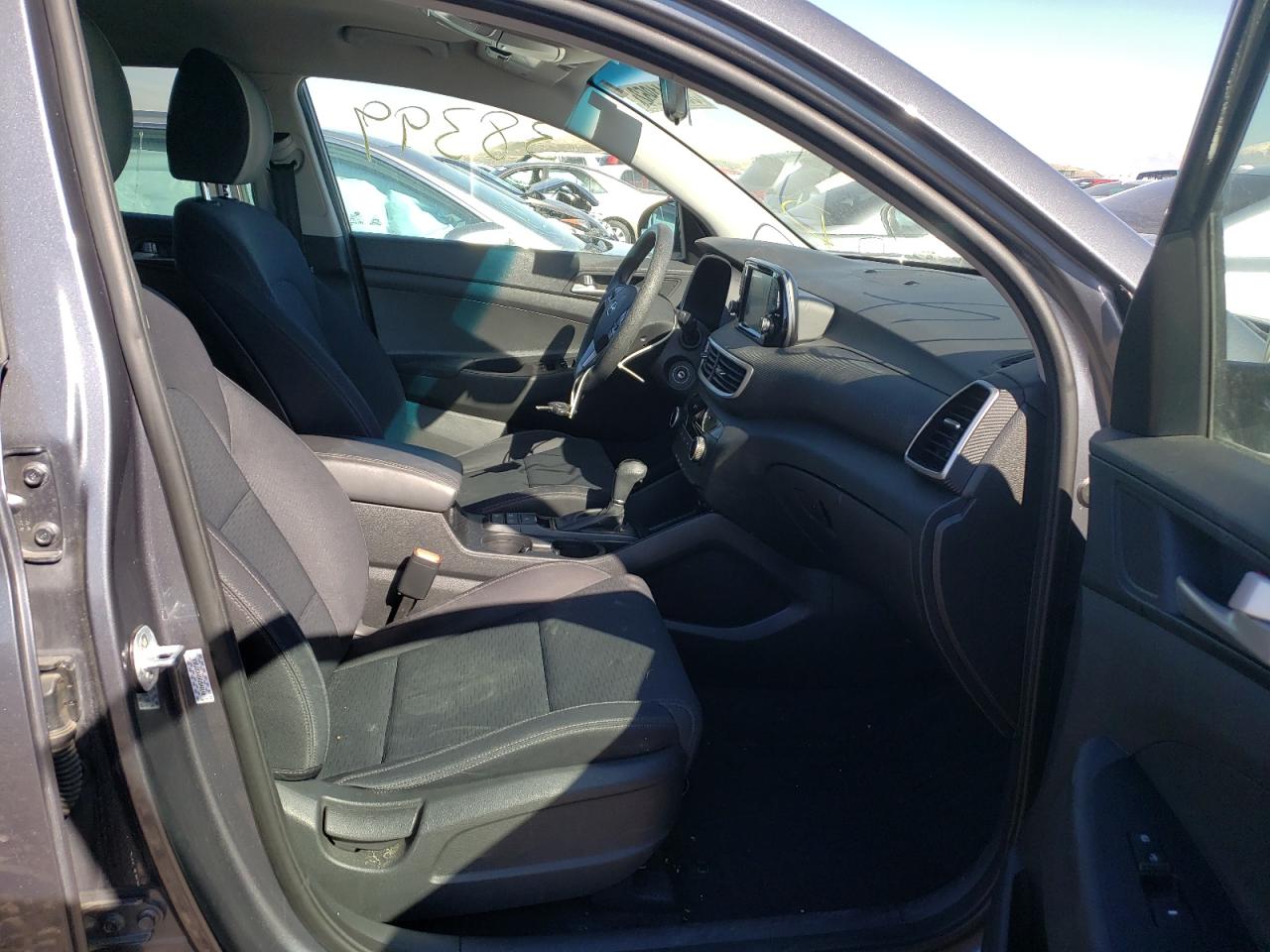 Photo 5 from auction – 2019 HYUNDAI TUCSON SE with VIN KM8J2CA45KU840140
