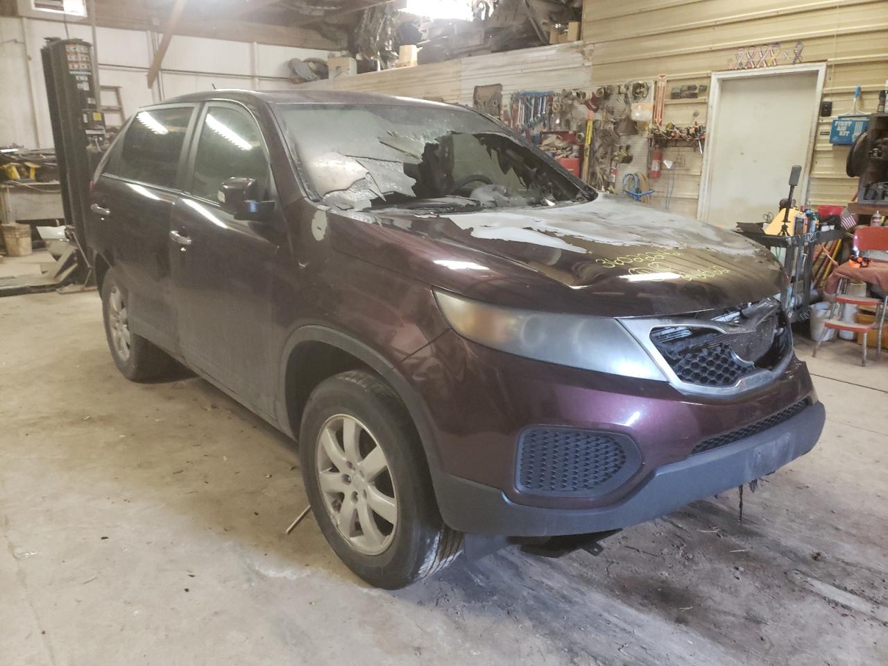 KIA SORENTO BA 2011 with VIN 5XYKT3A16BG098554 - Photo from auction