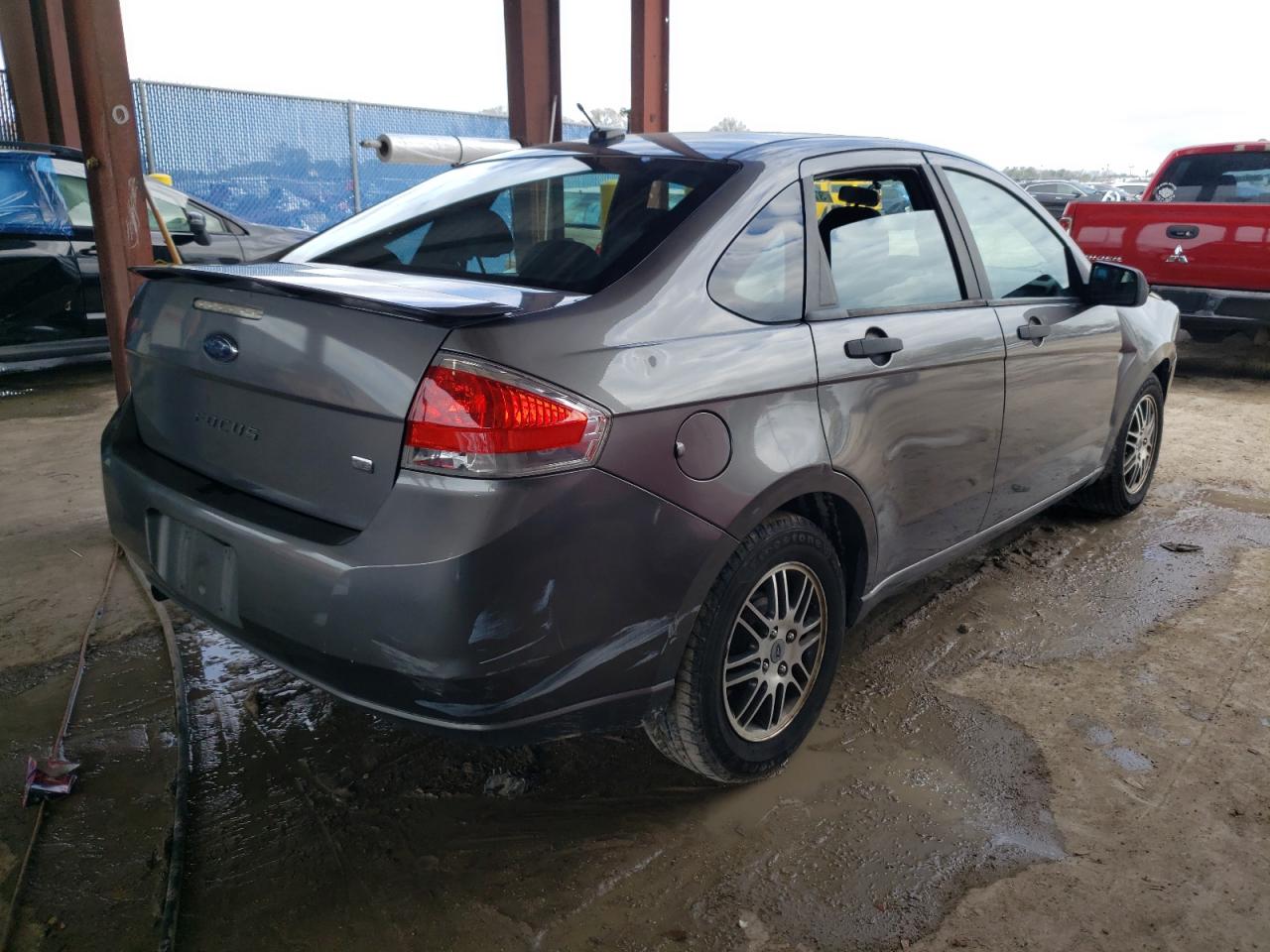 Photo 4 from auction – 2010 FORD FOCUS SE with VIN 1FAHP3FN2AW220148