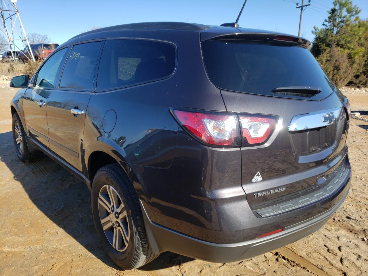 Photo 3 from auction – 2017 CHEVROLET TRAVERSE L with VIN 1GNKRFED6HJ208197