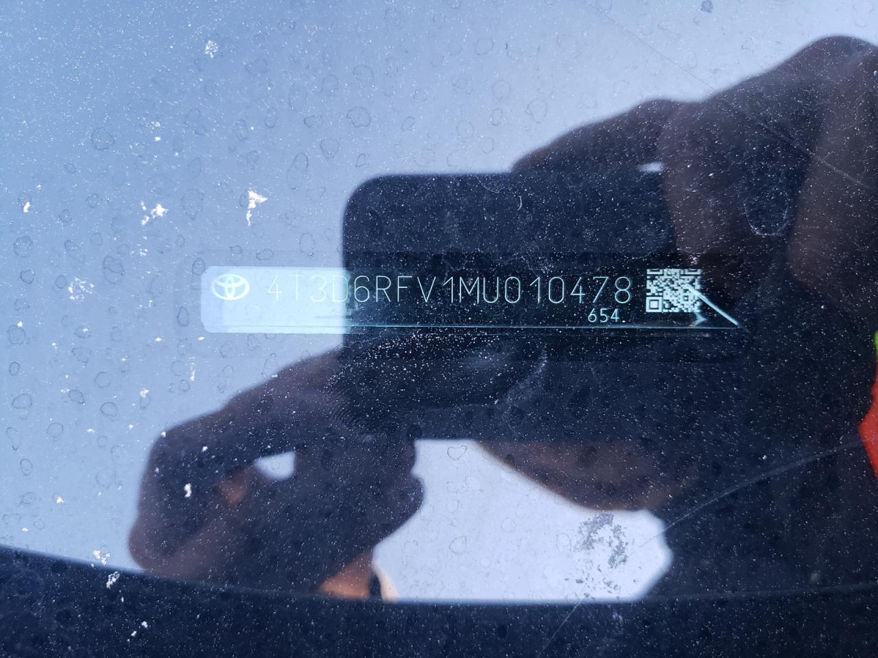 Photo 10 from auction – 2021 TOYOTA RAV4 LIMIT with VIN 4T3D6RFV1MU010478