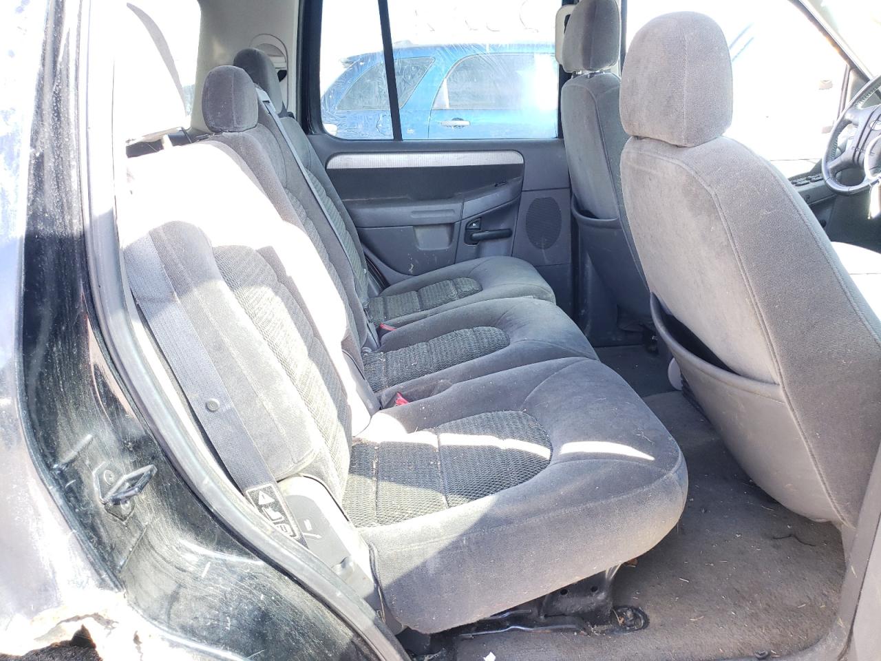 Photo 6 from auction – 2003 FORD EXPLORER X with VIN 1FMZU73K73UB70818