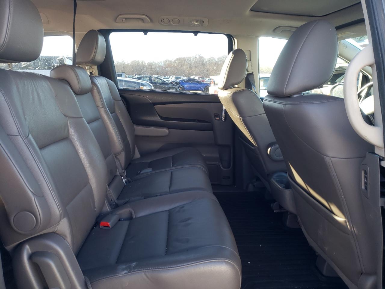 Photo 6 from auction – 2014 HONDA ODYSSEY EX with VIN 5FNRL5H68EB030506