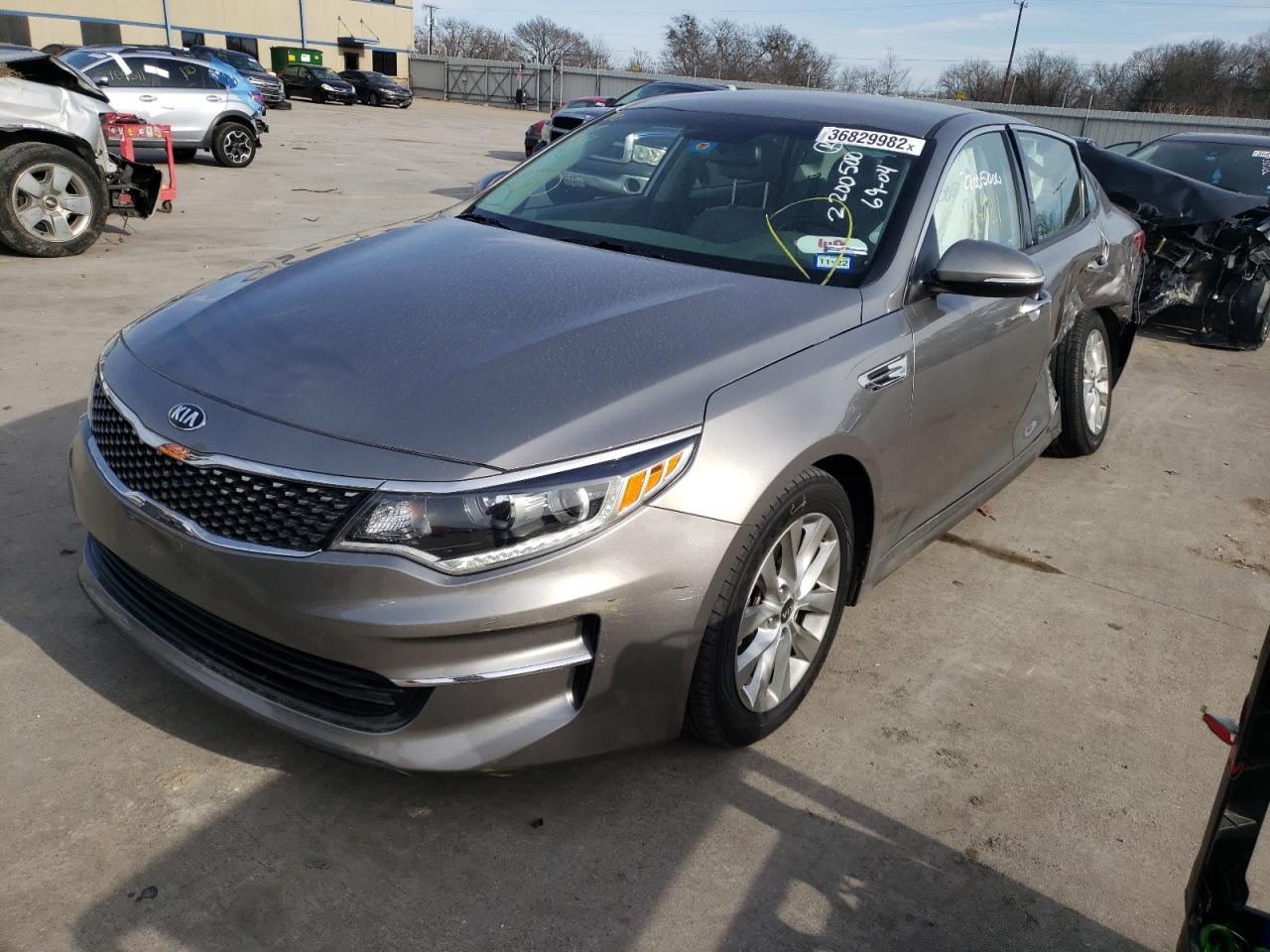 Photo 2 from auction – 2018 KIA OPTIMA EX with VIN 5XXGU4L33JG260859