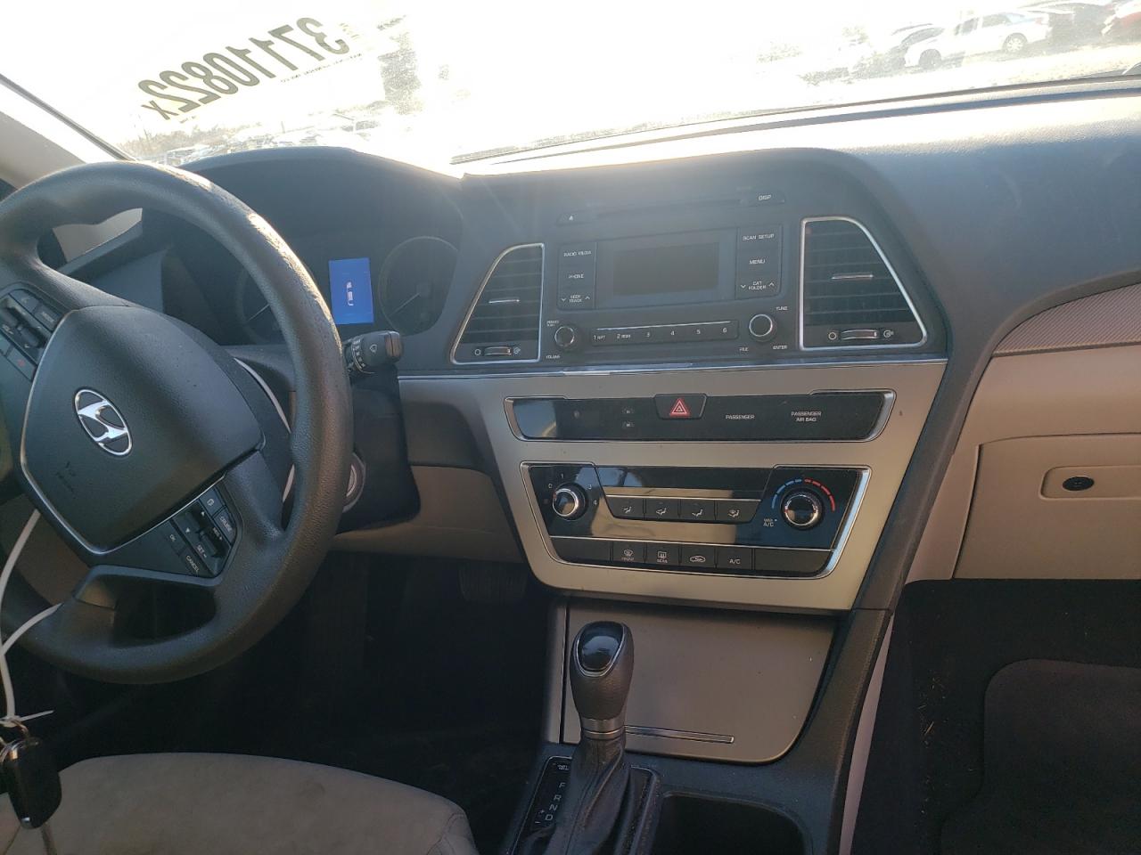 Photo 9 from auction – 2016 HYUNDAI SONATA SE with VIN 5NPE24AF6GH394840