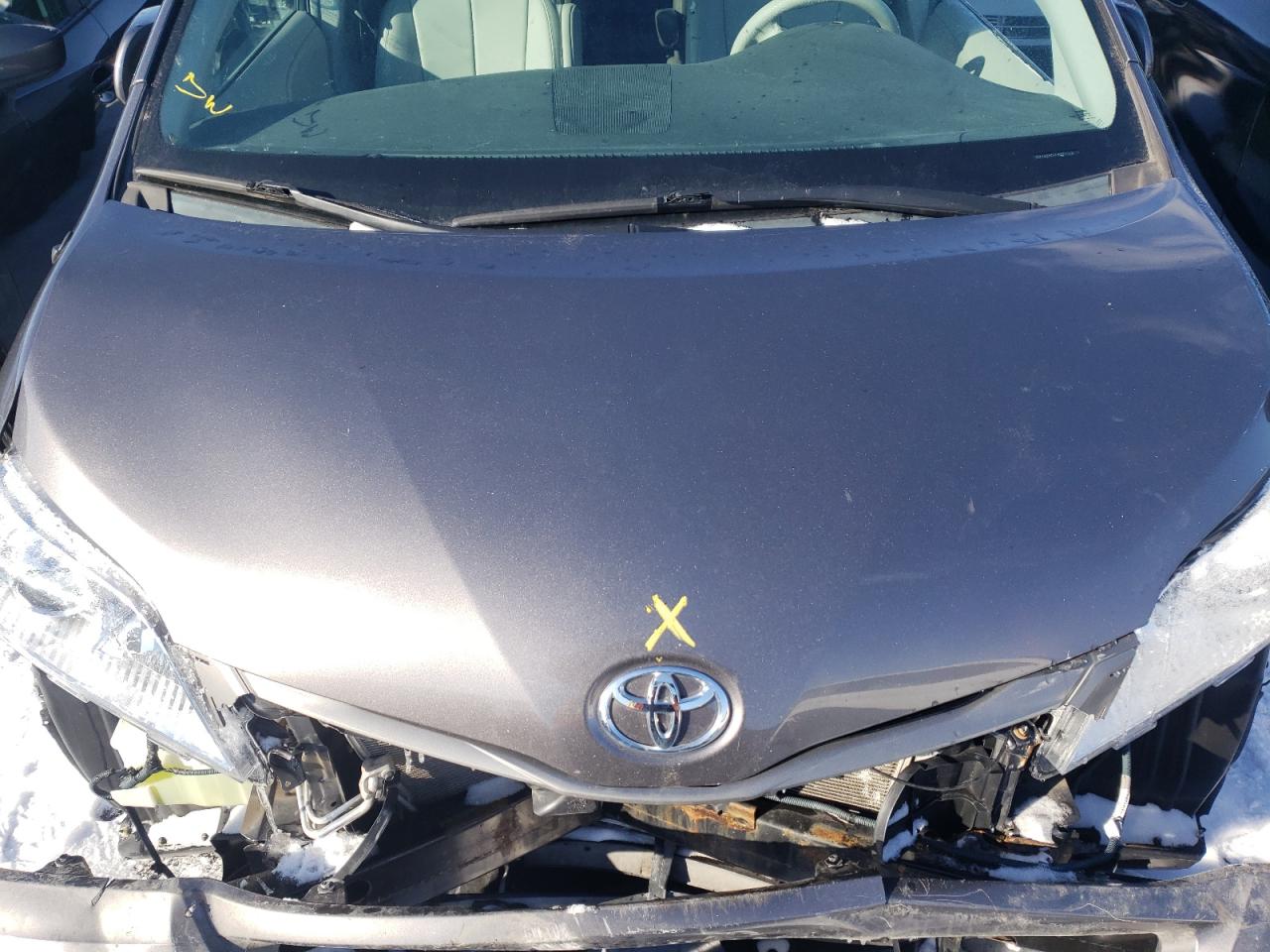 Photo 7 from auction – 2014 TOYOTA SIENNA XLE with VIN 5TDDK3DC6ES085156