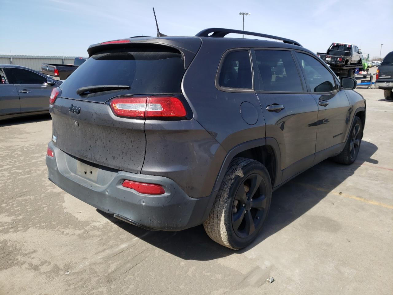 Photo 4 from auction – 2017 JEEP CHEROKEE L with VIN 1C4PJLDB8HW642984