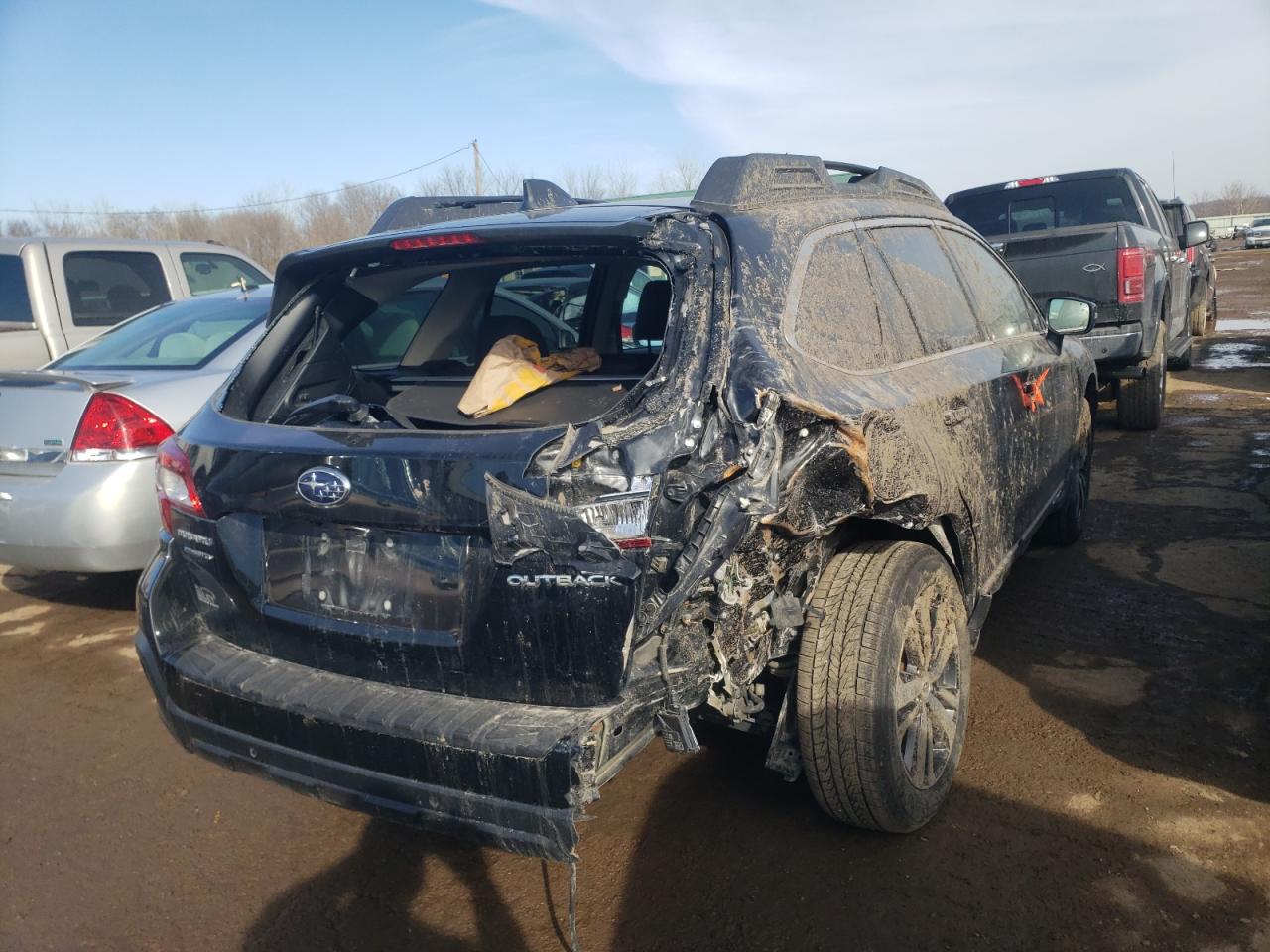 Photo 4 from auction – 2018 SUBARU OUTBACK 2. with VIN 4S4BSANC1J3354567