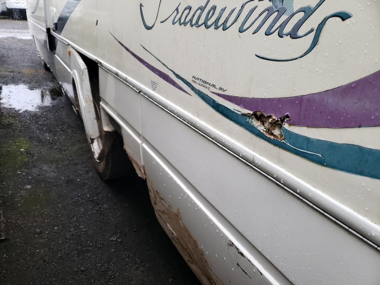 Photo 9 from auction – 2000 FREIGHTLINER CHASSIS X with VIN 4UZ6XJCA7YCG76969