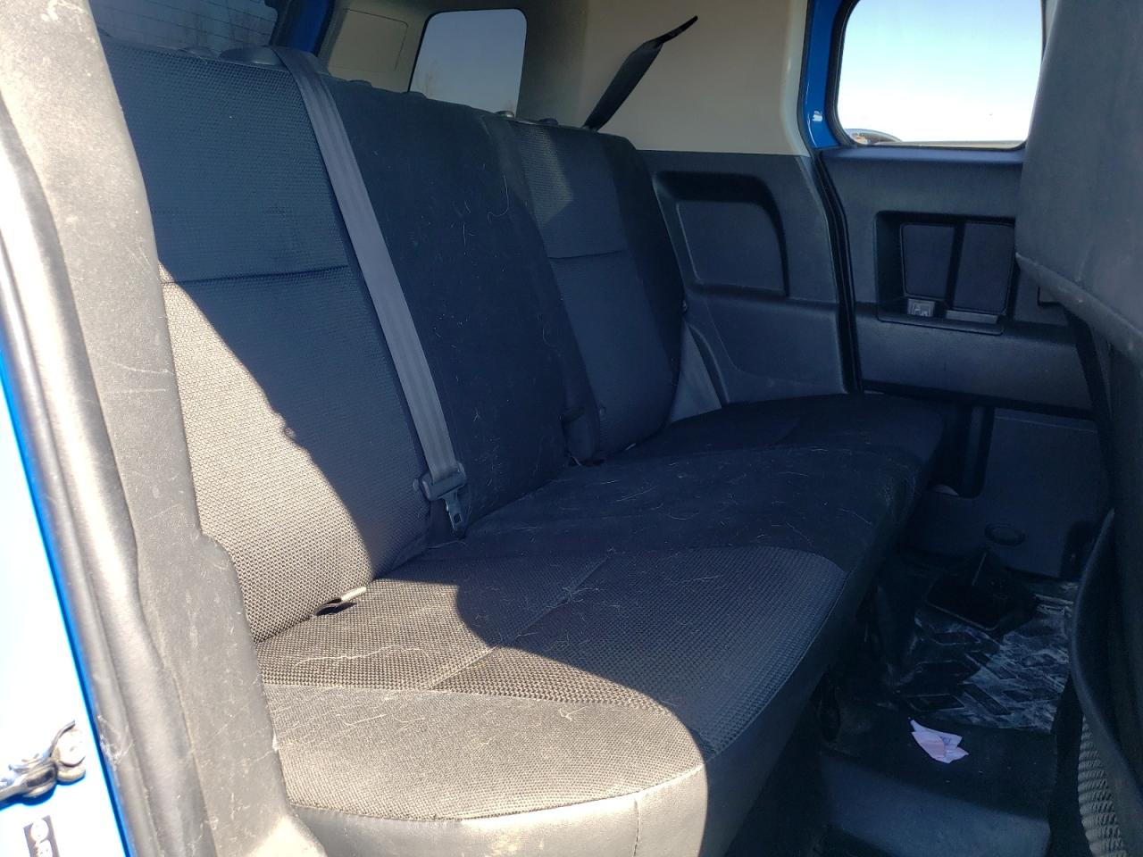 Photo 6 from auction – 2007 TOYOTA FJ CRUISER with VIN JTEBU11F970096450