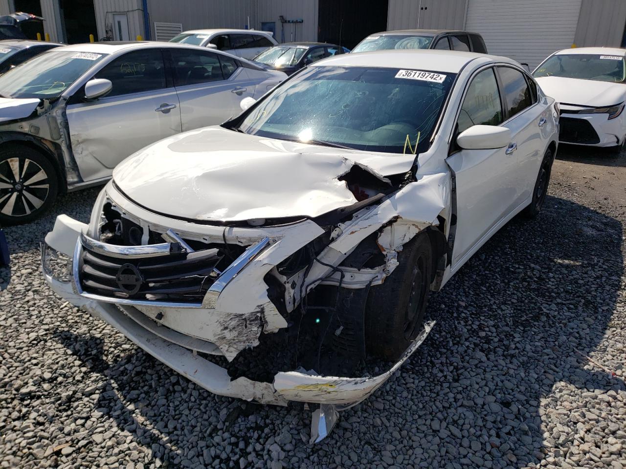 Photo 2 from auction – 2015 NISSAN ALTIMA 2.5 with VIN 1N4AL3AP1FN385790
