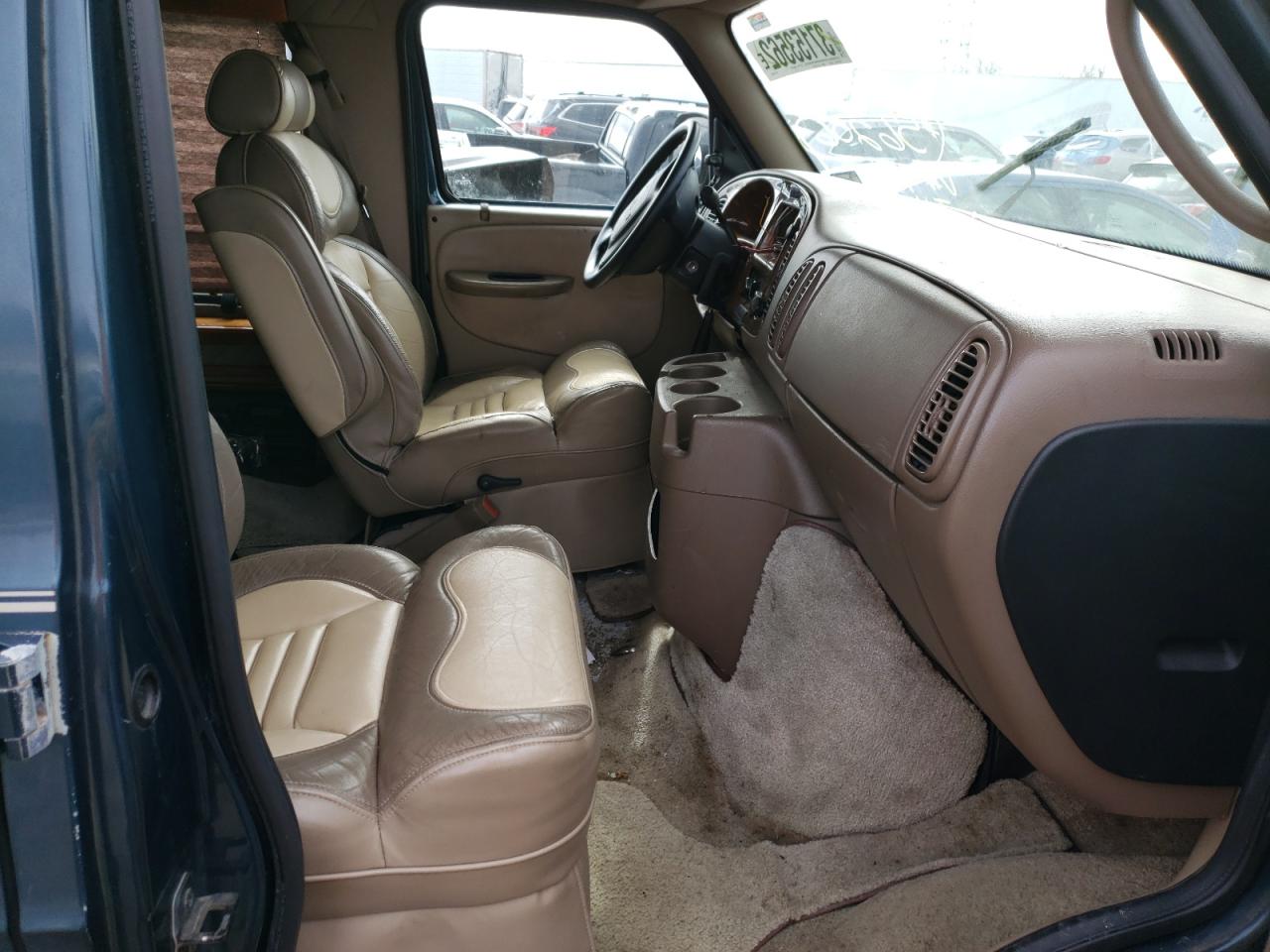 Photo 5 from auction – 2002 DODGE RAM VAN B1 with VIN 2B6HB11Z12K144422