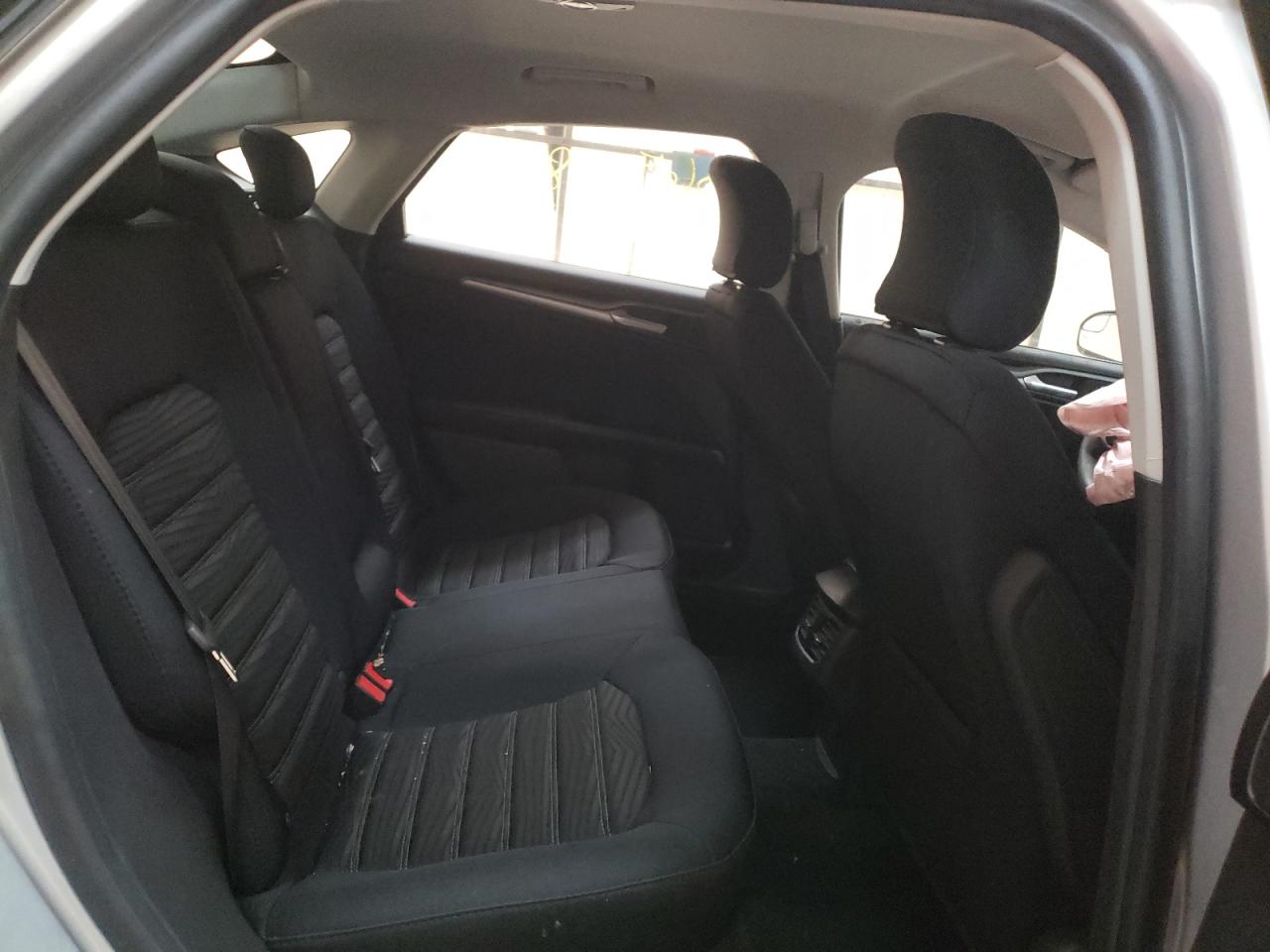 Photo 6 from auction – 2016 FORD FUSION SE with VIN 3FA6P0H79GR213116