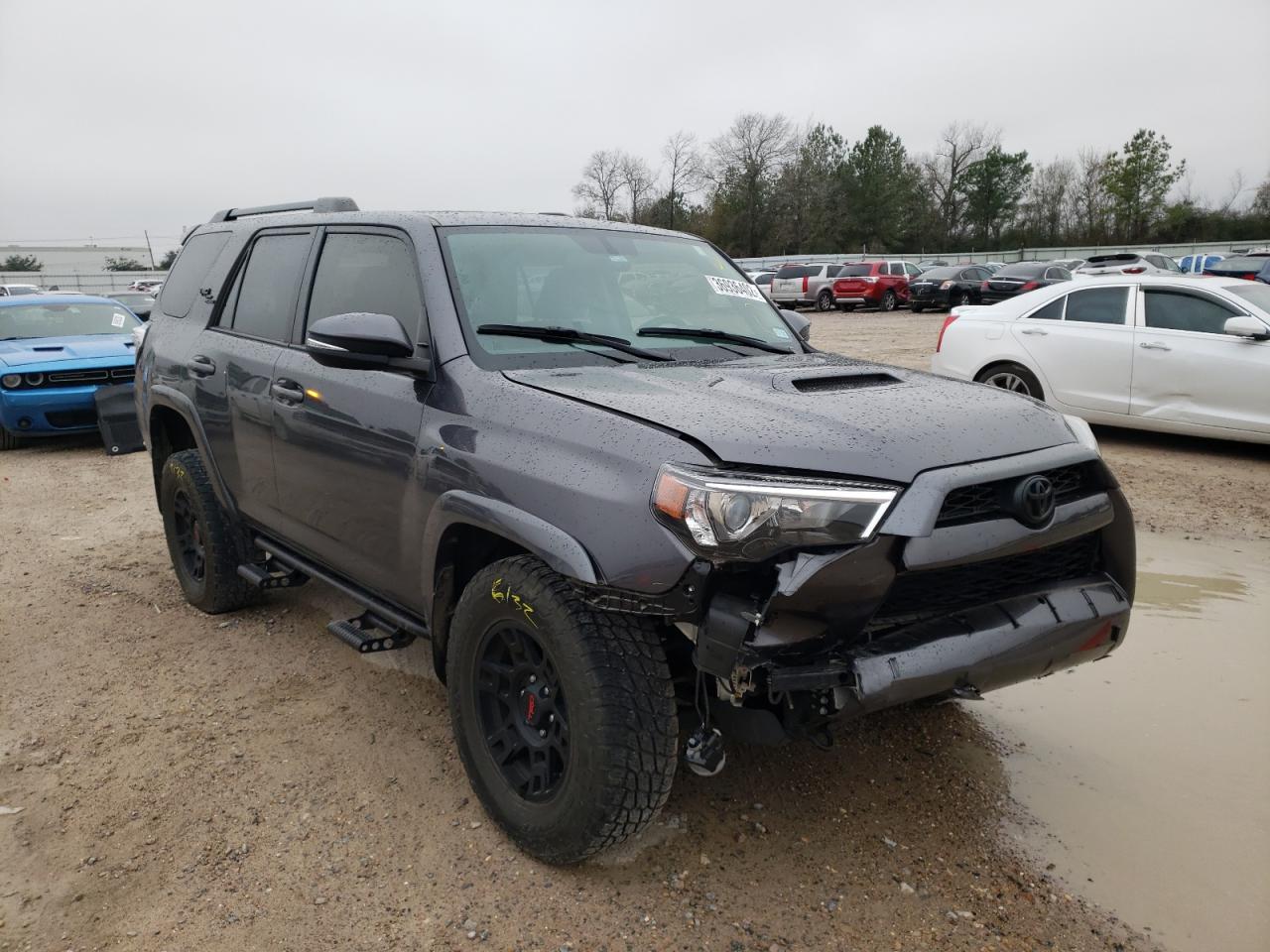TOYOTA 4RUNNER SR 2019 with VIN JTEBU5JR0K5650021 - Photo from auction