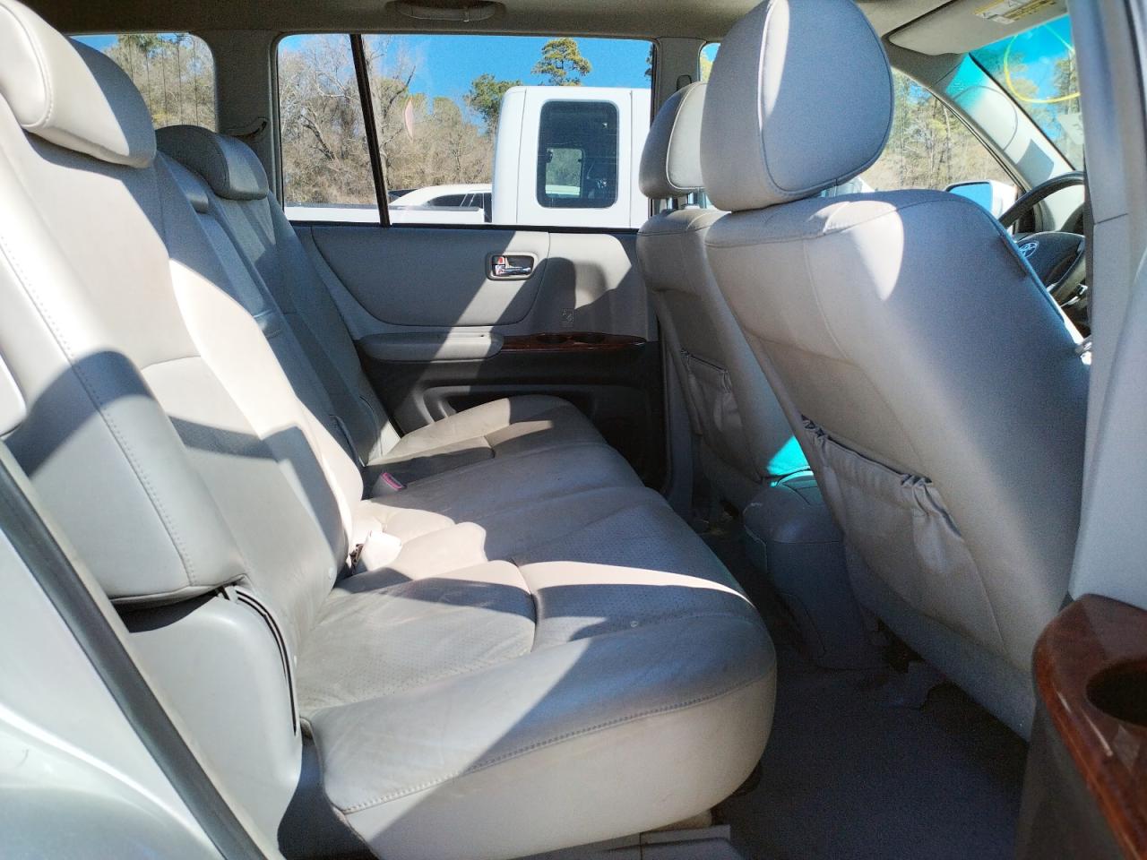Photo 6 from auction – 2006 TOYOTA HIGHLANDER with VIN JTEEP21A960173346