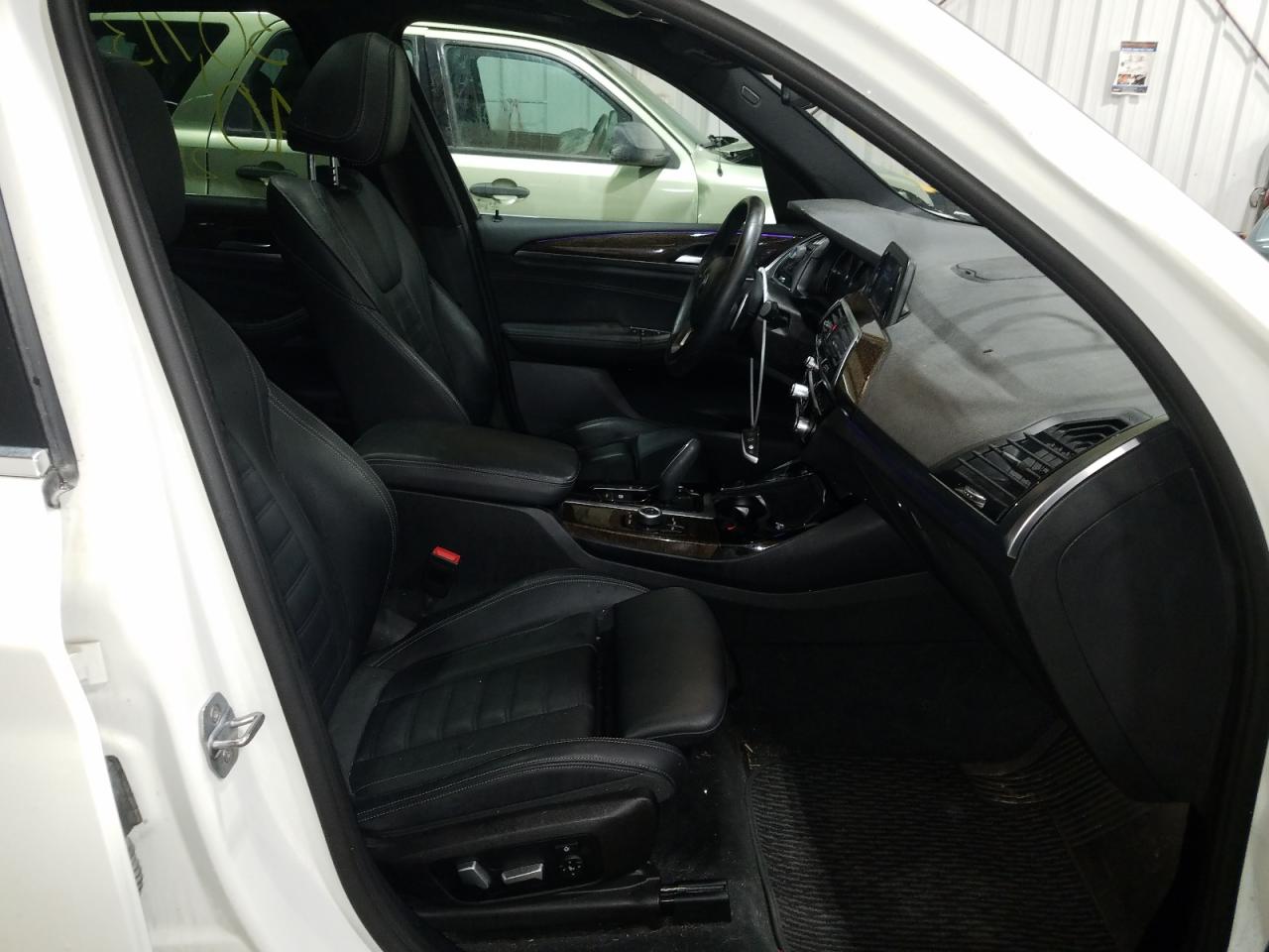 Photo 5 from auction – 2019 BMW X3 XDRIVE3 with VIN 5UXTR9C56KLE11761