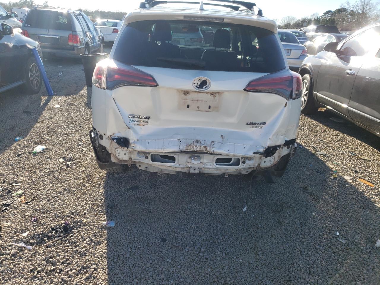 Photo 9 from auction – 2018 TOYOTA RAV4 LIMIT with VIN JTMDFREV2JJ224665