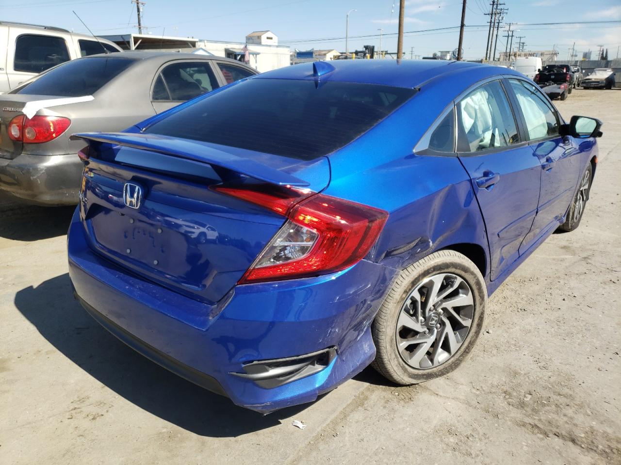 Photo 4 from auction – 2017 HONDA CIVIC EX with VIN 19XFC2F73HE221158